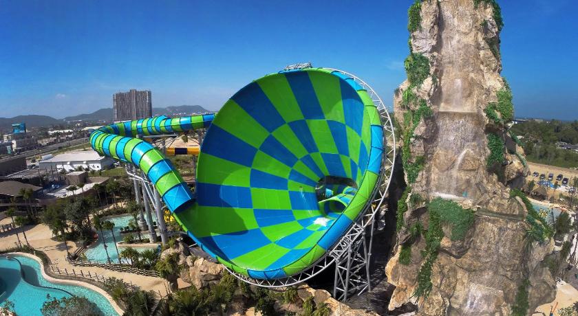 Image of Special Offer - Deluxe Room with Water Park Tickets 13