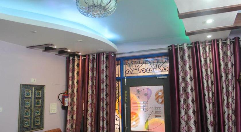 Hotel Golden Crown photo