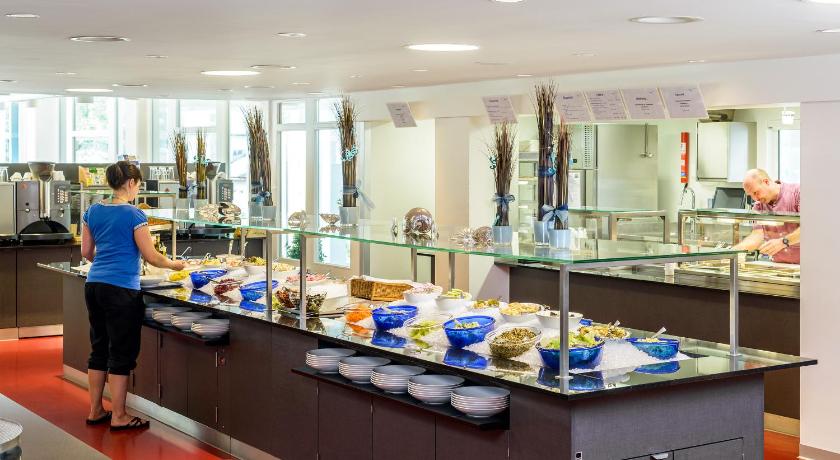 ブルク Kurhotel Im Park 4つ星 ホテル プール