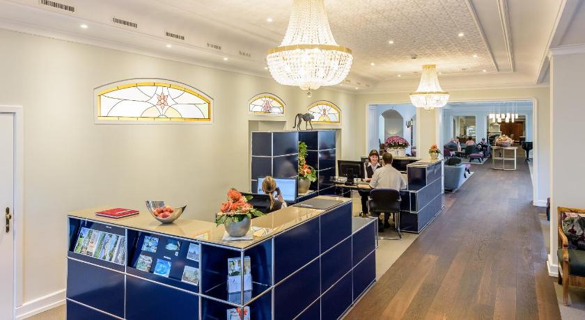 ブルク Kurhotel Im Park 4つ星 ホテル 施設