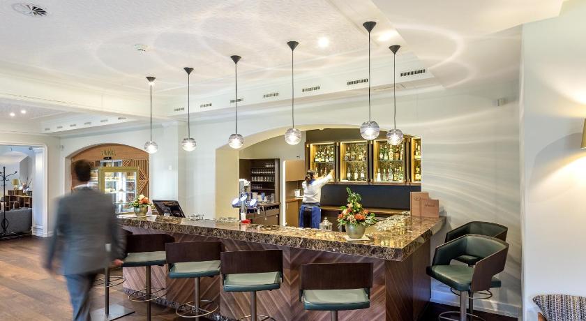 ブルク Kurhotel Im Park 4つ星 ホテル ロビー