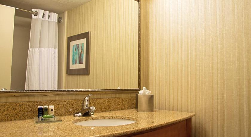 Radisson Hotel & Conference Center Coralville - Iowa City