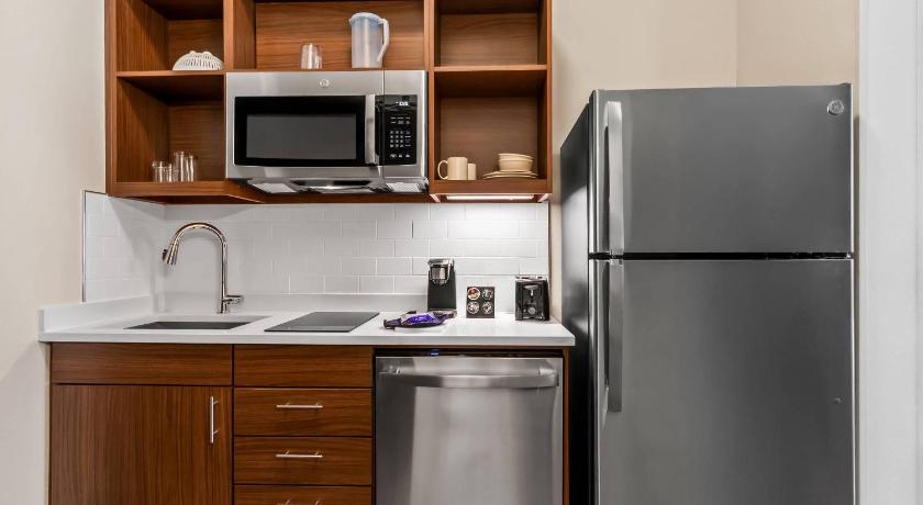 Everhome Suites San Antonio Lackland near SeaWorld by Choice Hotels