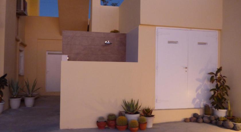 Rampelia Apartments photo