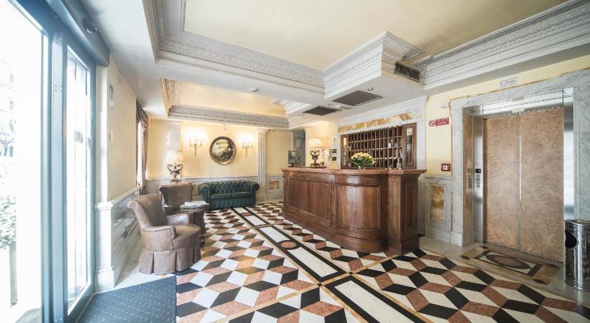 ローマ Donatello Hotel 3つ星 ホテル スイート