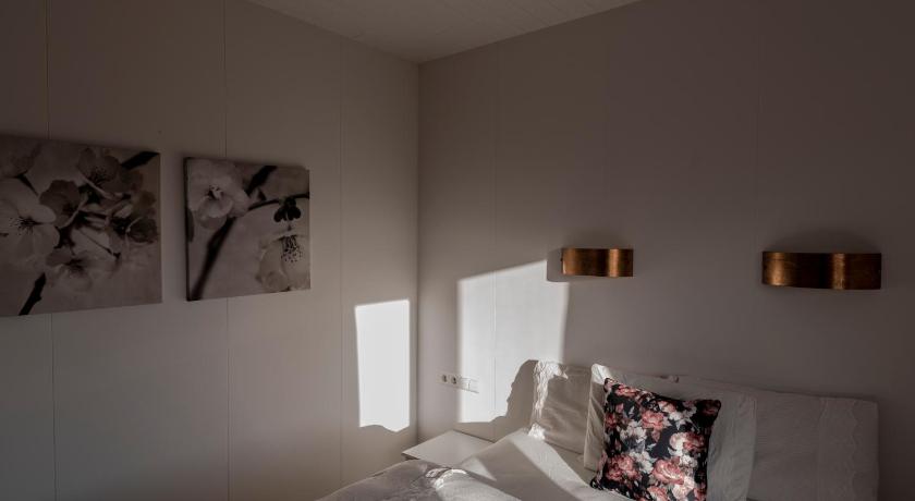 Image of Triple Room with Private Bathroom 4