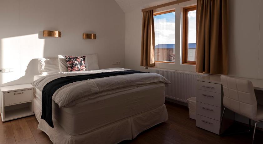 Image of Triple Room with Private Bathroom 0