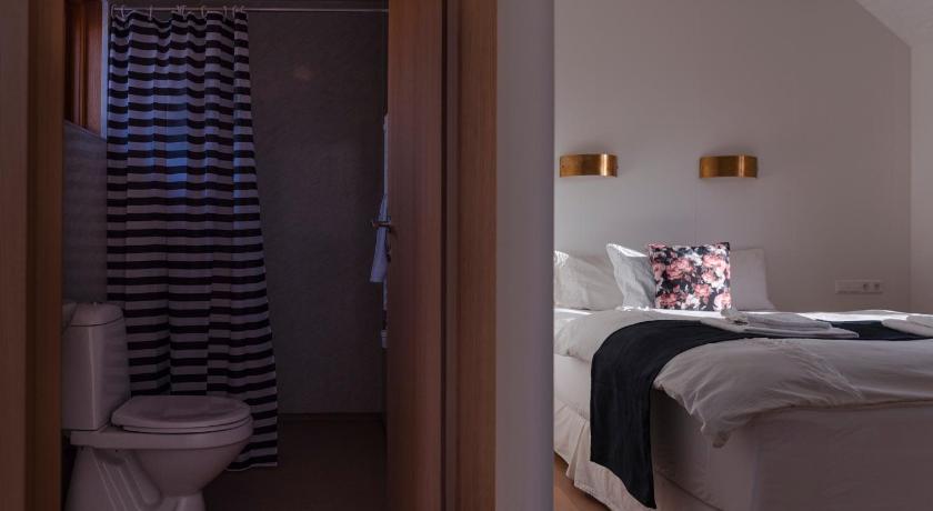Image of Standard Double or Twin Room with Private Bathroom 11