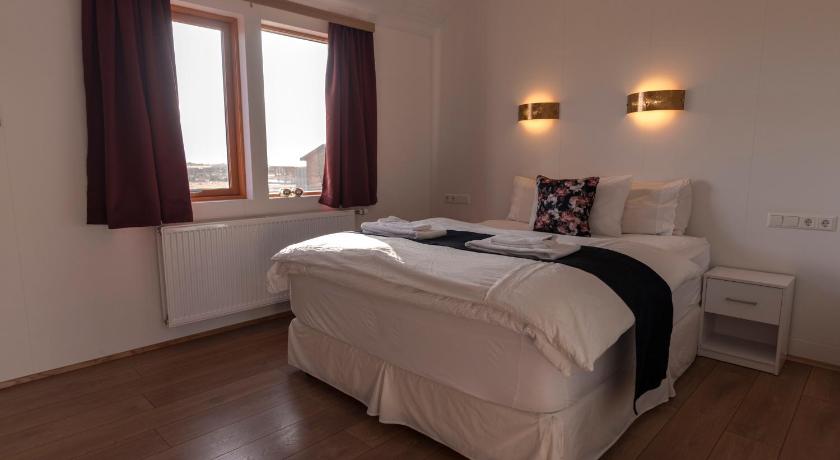 Image of Standard Double or Twin Room with Private Bathroom 3