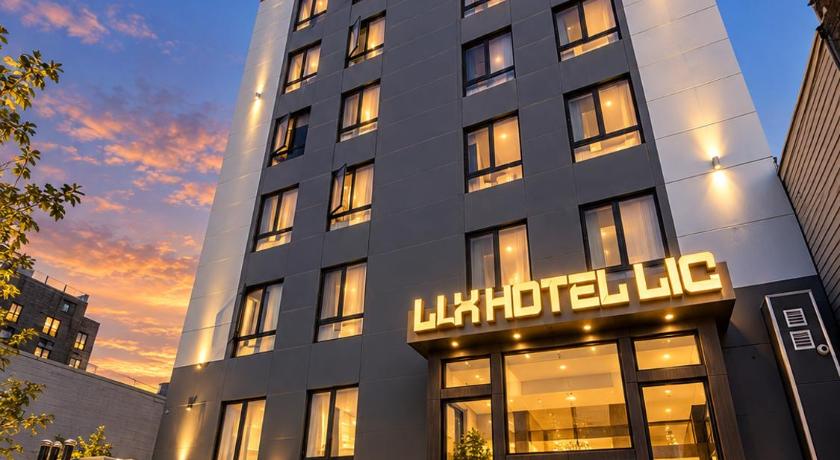 Lux Hotel LIC