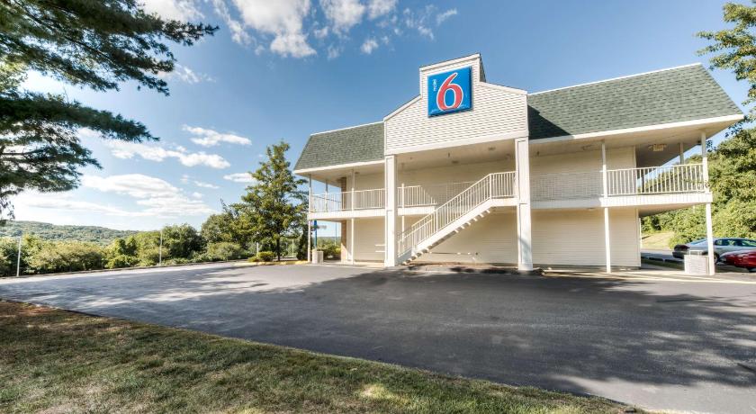 Motel 6-Niantic, CT - New London