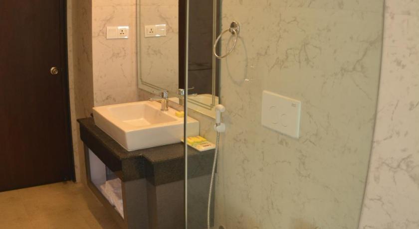 Image of Deluxe Double or Twin Room 10