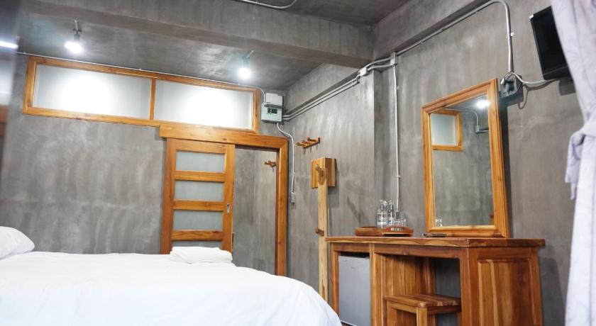 รูปของดีลักซ์ สำหรับ 3 คน (Deluxe Triple Room) 6