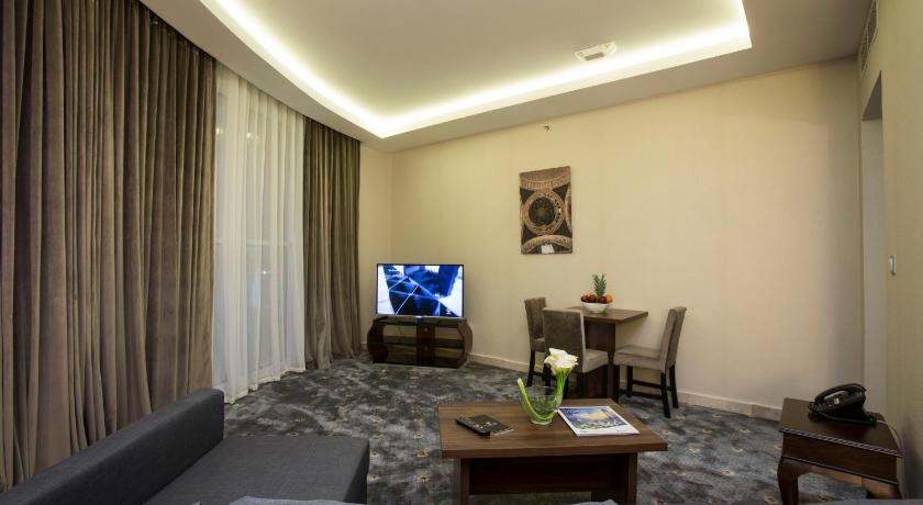 Image of Executive Suite 12