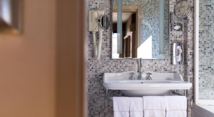 Foto Executive Suite with Canal View (4 Adults) 2