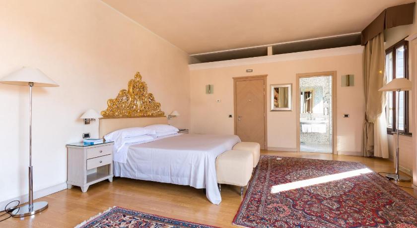 Foto Executive Suite with Canal View (4 Adults) 14