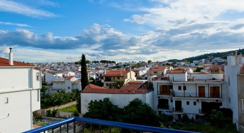 Syraina Apartments photo