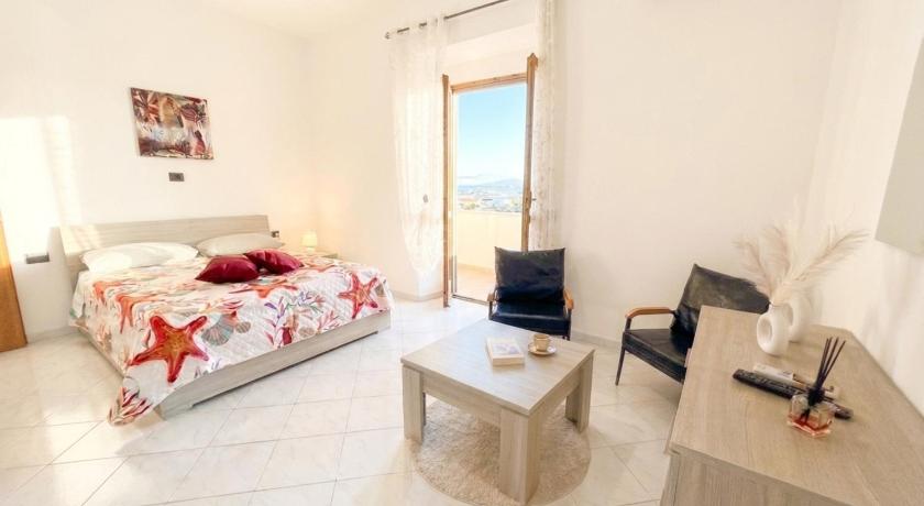 Podere 48 Camere con bagno privato e parcheggio vicino Sabaudia