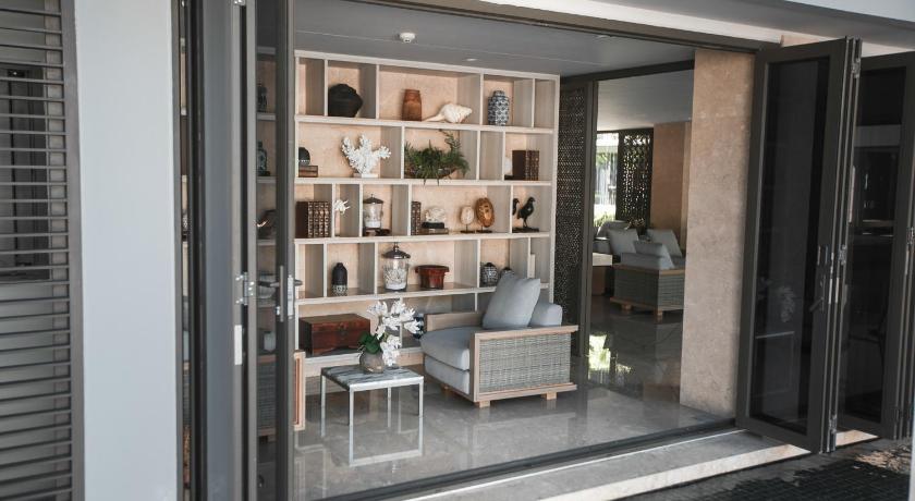 Baan Mai Khao Apartment photo