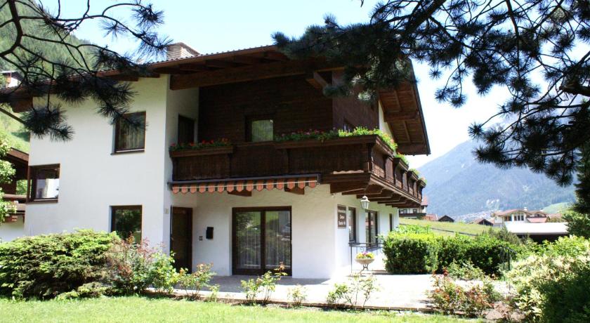 Ferienwohnung Zita Weber — Hotel in Neustift im Stubaital