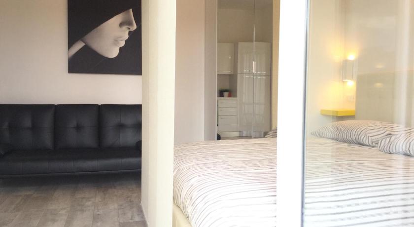 Image of King Studio with Sofa Bed and Balcony 13