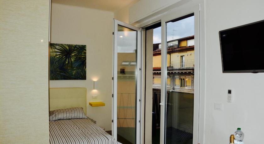Image of King Studio with Sofa Bed and Balcony 6
