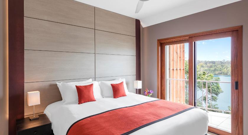 Image of 2 King Beds or 1 King and 2 Single Beds, 2-Bedroom Apartment, Lagoon View, NSMK 6