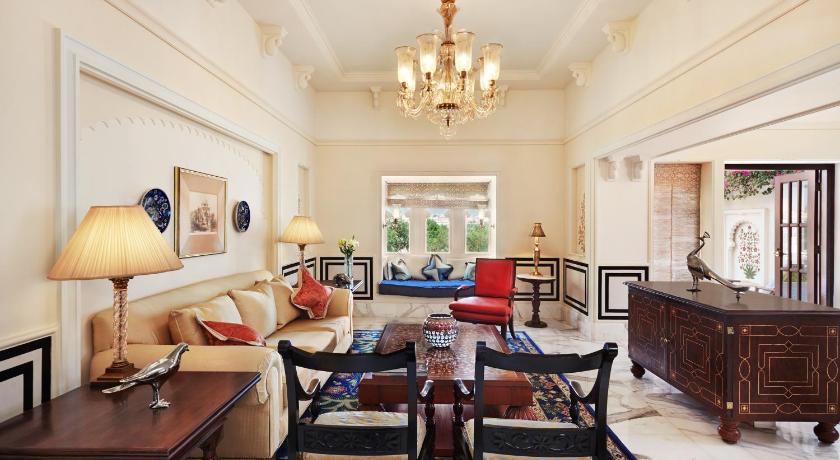 รูปของห้องลักชัวรีสวีทพร้อมบริการรับส่งสนามบินทั้งไปและกลับ (Luxury Suite With Two Way Airport Transfers) 2