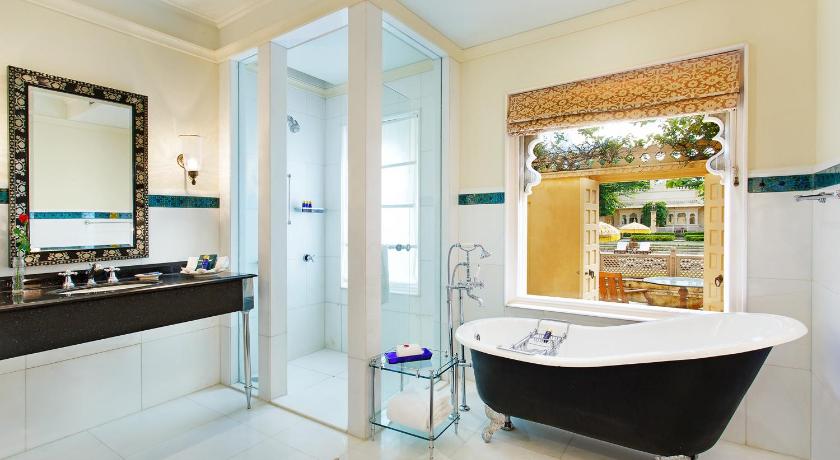 รูปของห้องพรีเมี่ยมพร้อมวิวสระว่ายน้ำ (Premium Room with Pool View) 2
