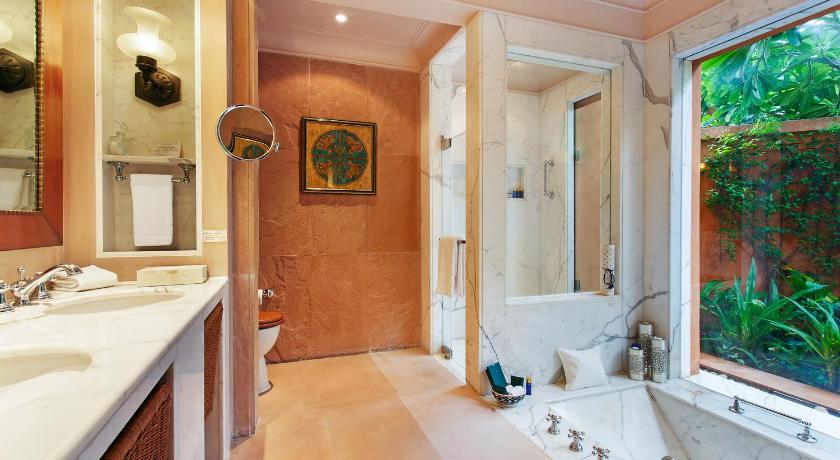 Image of Luxury Villa with Private Pool 2