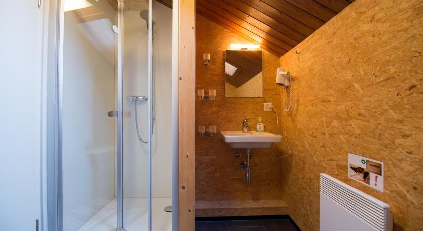 Sust Lodge am Gotthard photo