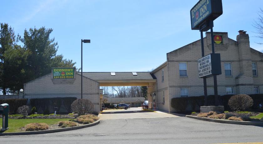 Economy Inn Cuyahoga Falls photo