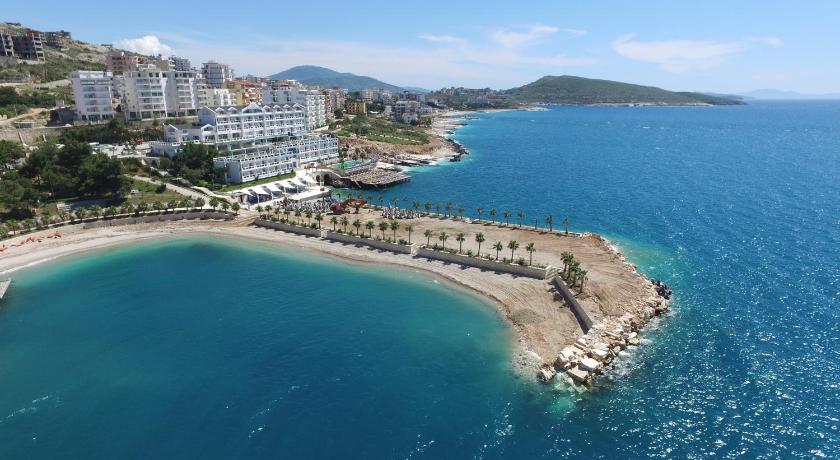 Santa Quaranta Premium Resort — Hotel in Saranda