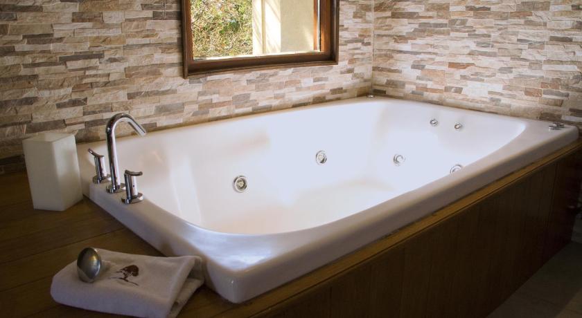 Image of Junior Suite with Lake View 2