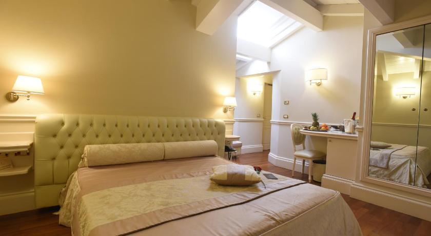 Suite Hotel Santa Chiara