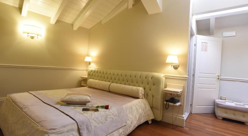 Suite Hotel Santa Chiara