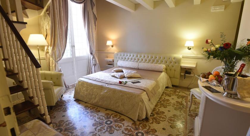 Suite Hotel Santa Chiara