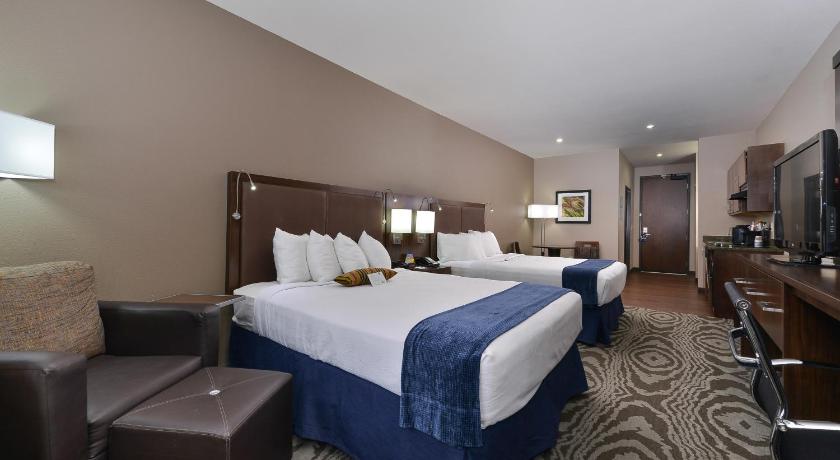 Best Western Plus Williston Hotel and Suites