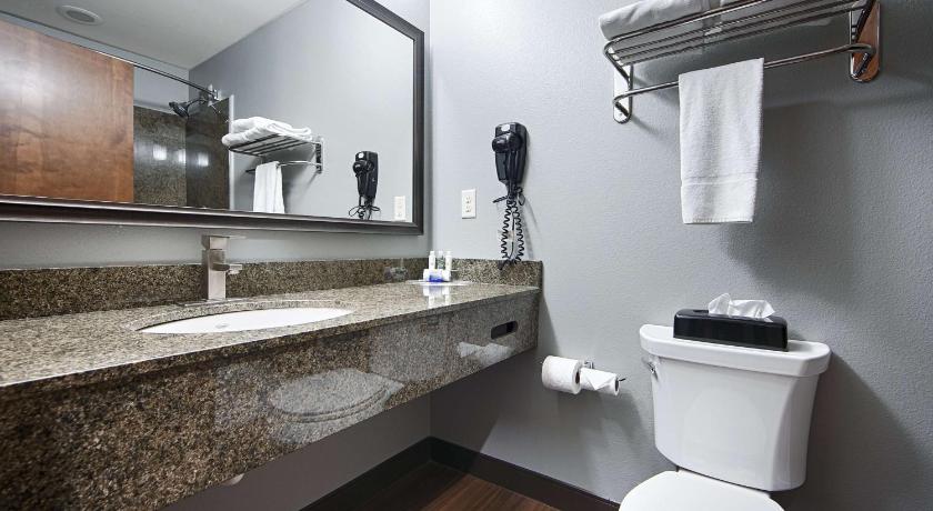 Best Western Plus Williston Hotel and Suites