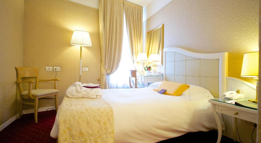 Mercure Milano Centro photo