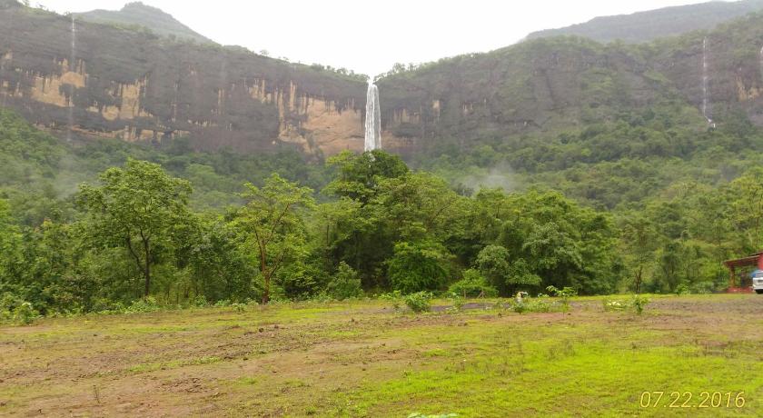 Jamrung Hillside Camping — Hotel in Jambrung