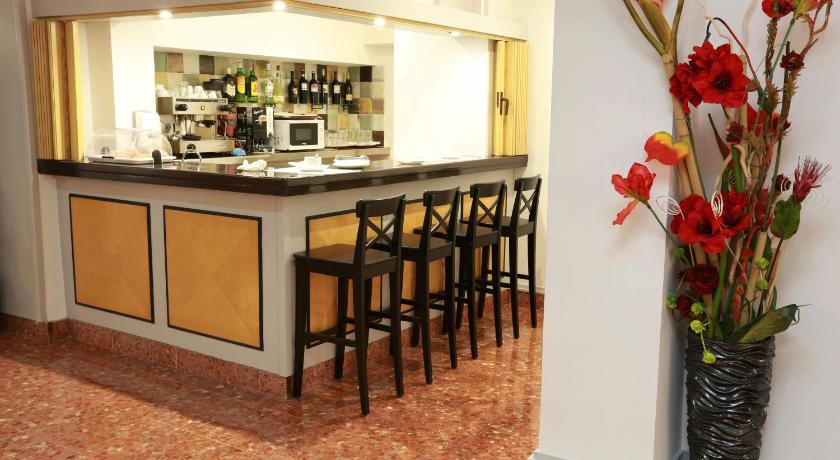 Bar/lounge