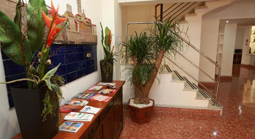 Lobby, Hotel Alguer Camp Nou in Barcelona