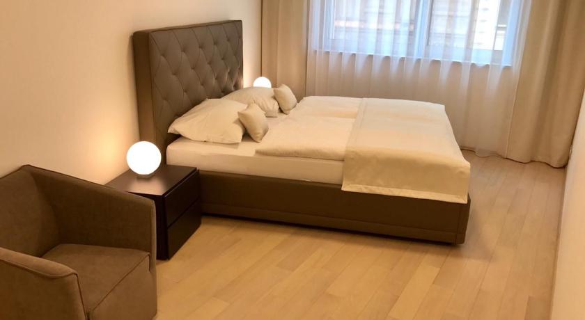 Image of Deluxe Two-Bedroom Apartment 4