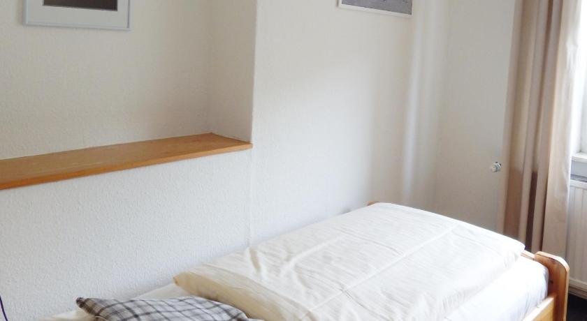 Image of Single Room 1