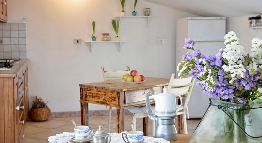 Anemone Guest House — Hotel in Santa Maria Navarrese