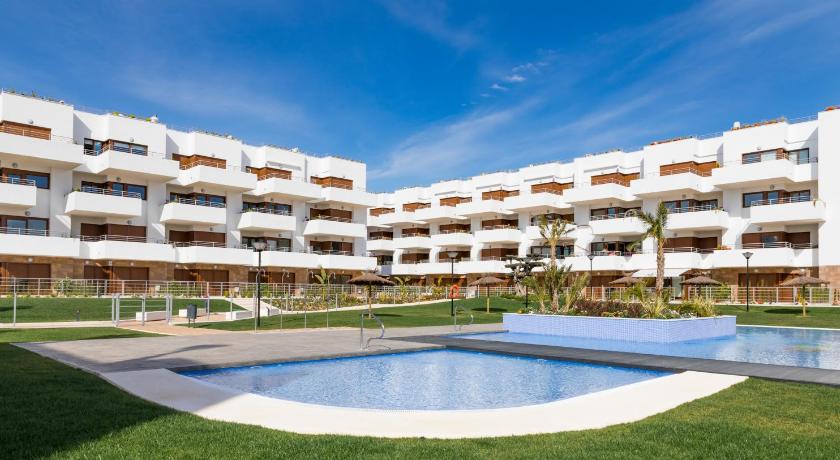Terrazas de Campoamor by Mar Holidays — Hotel in Torrevieja