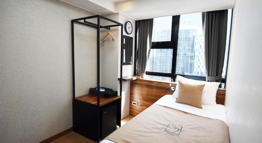 Image of Deluxe Single Room 0