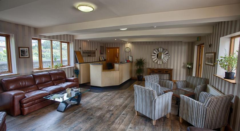 The Elephant & Castle Hotel photo