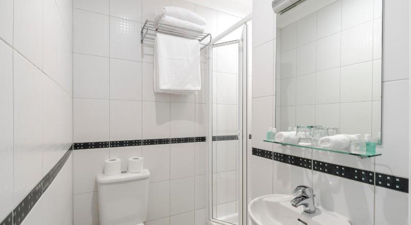 Image of Family Room 6